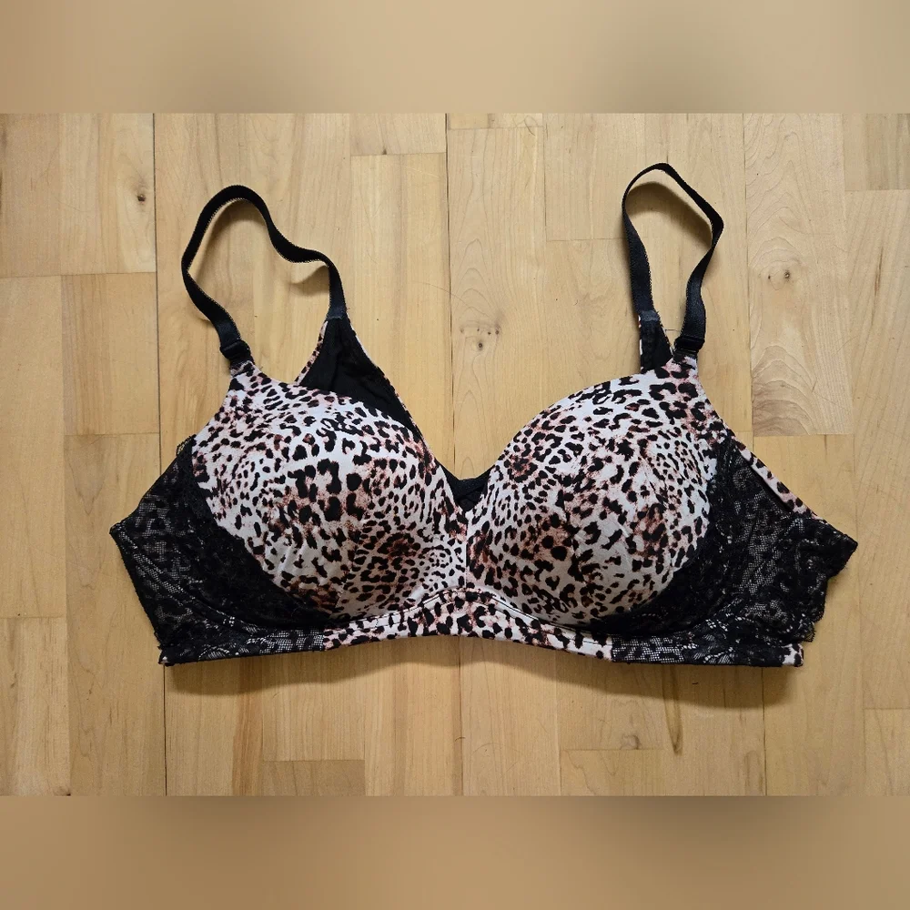 Torrid Bra Bundle - Picture 5 of 7